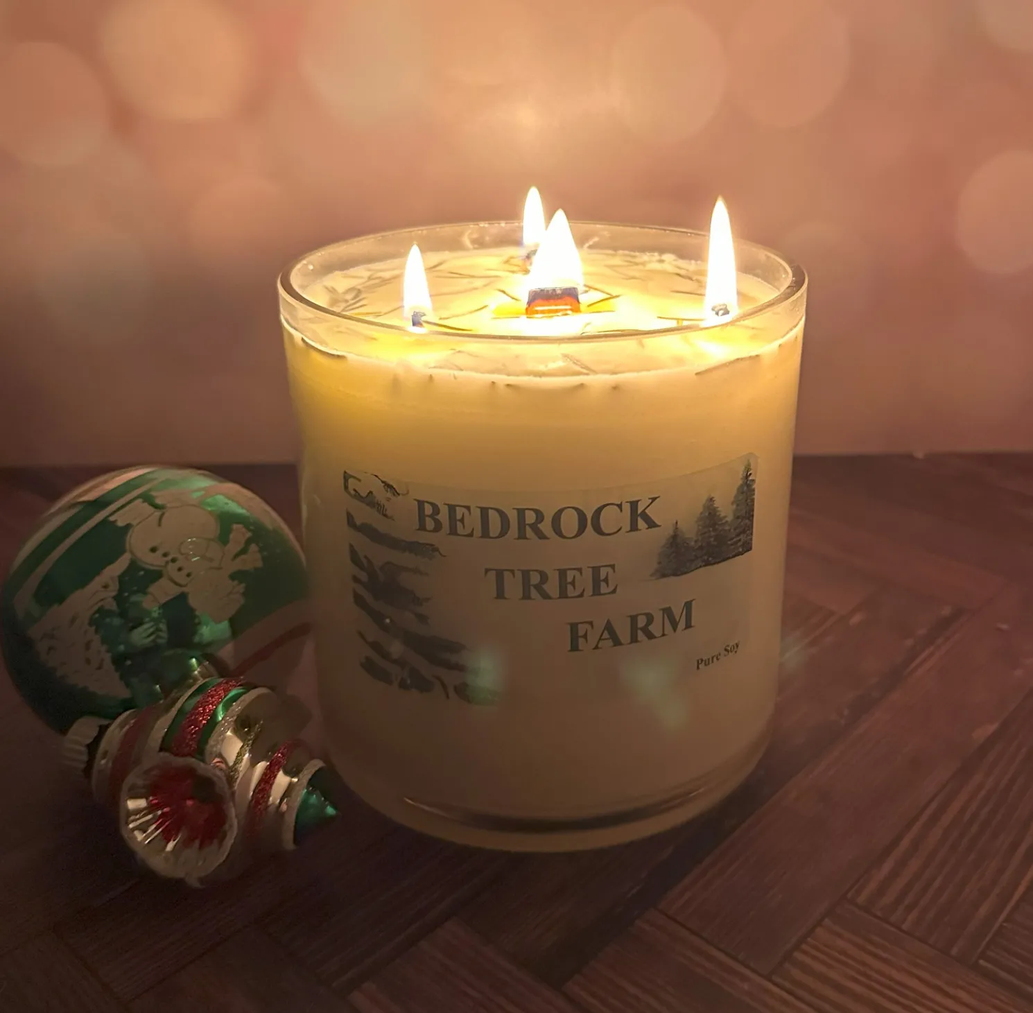 Bedrock Tree Farm 32 oz Fir Needle Scented Christmas Candle V32NAT