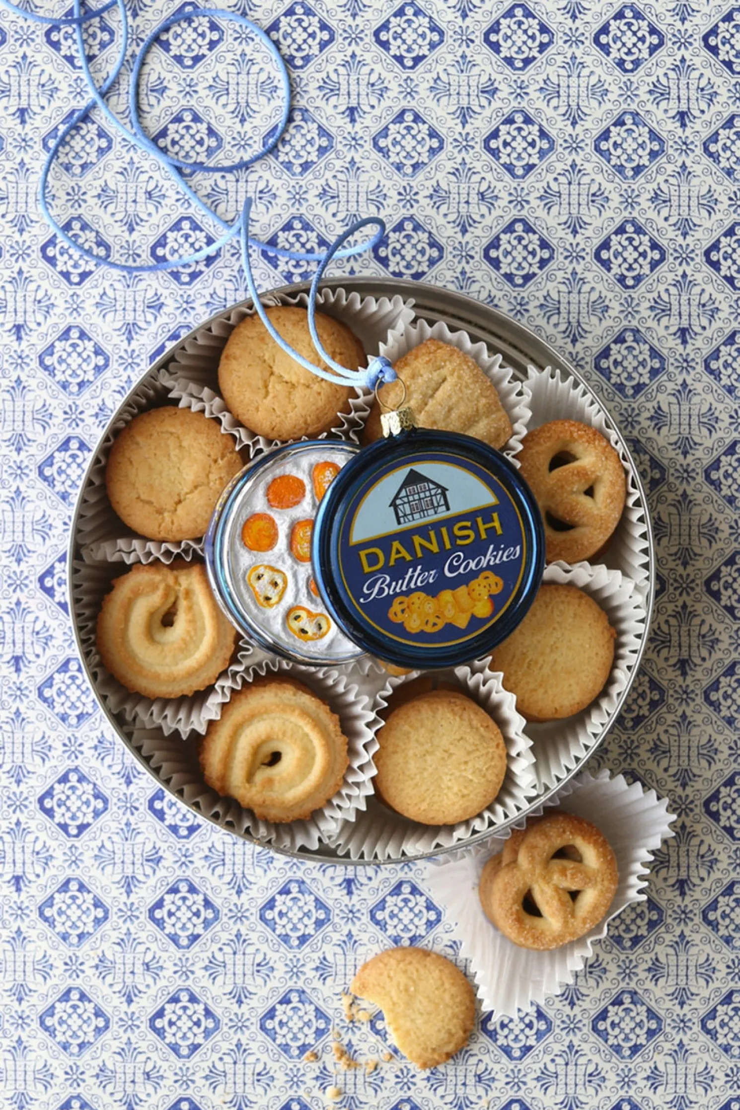 Cody Foster 4" Danish Butter Cookies Glass Christmas Ornament GO-8847