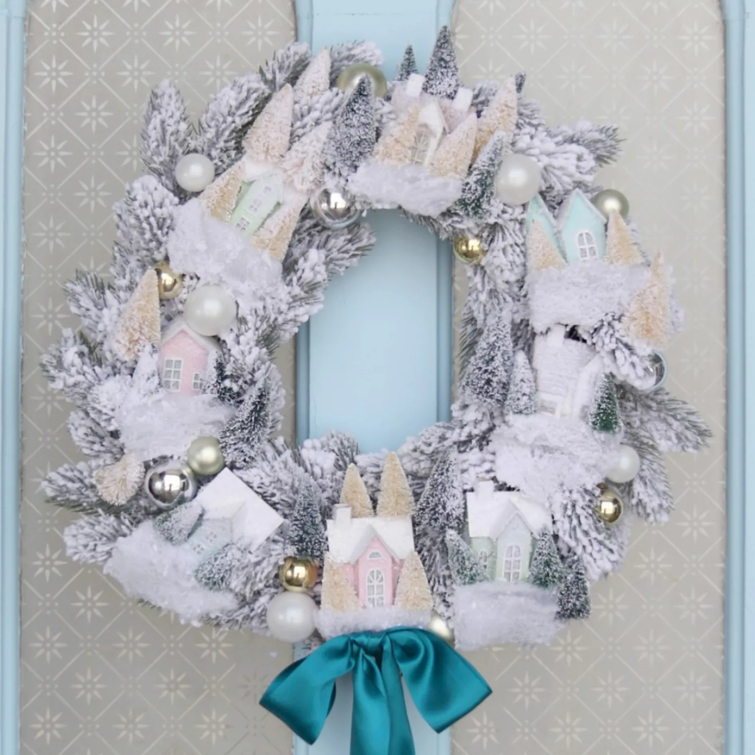 Cody Foster 18" Frosted Village Vintage Inspired Putz Christmas House Wreath CD-1965