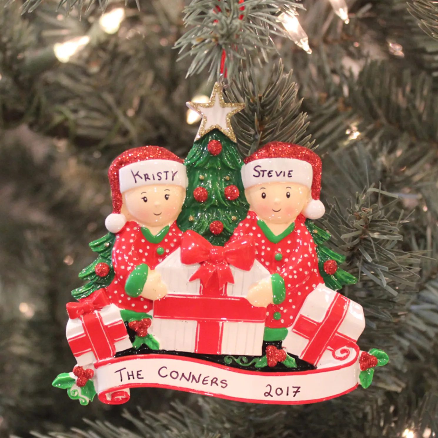 Couple Opening Presents Personalized Christmas Ornament OR1523-2