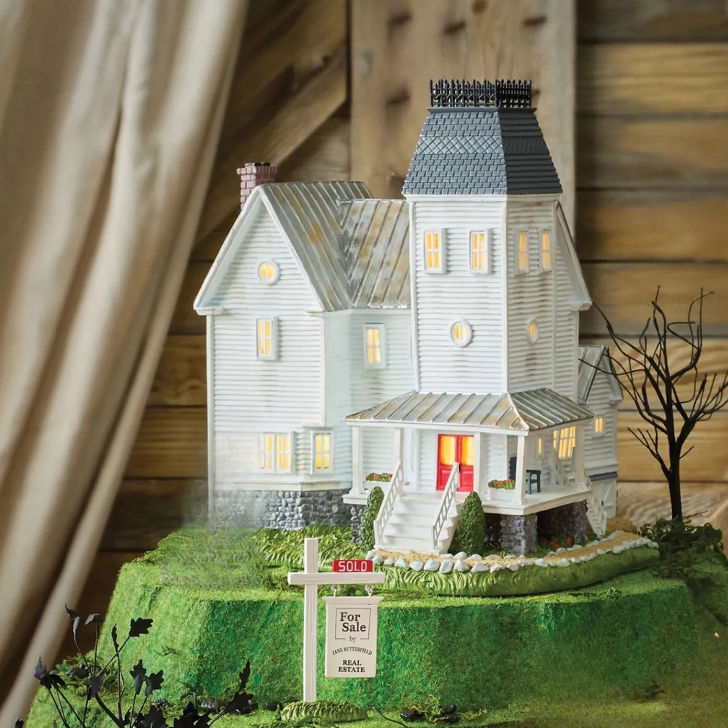 Department 56 Beetlejuice Village The Beetlejuice House Exclusive Piece 6014733