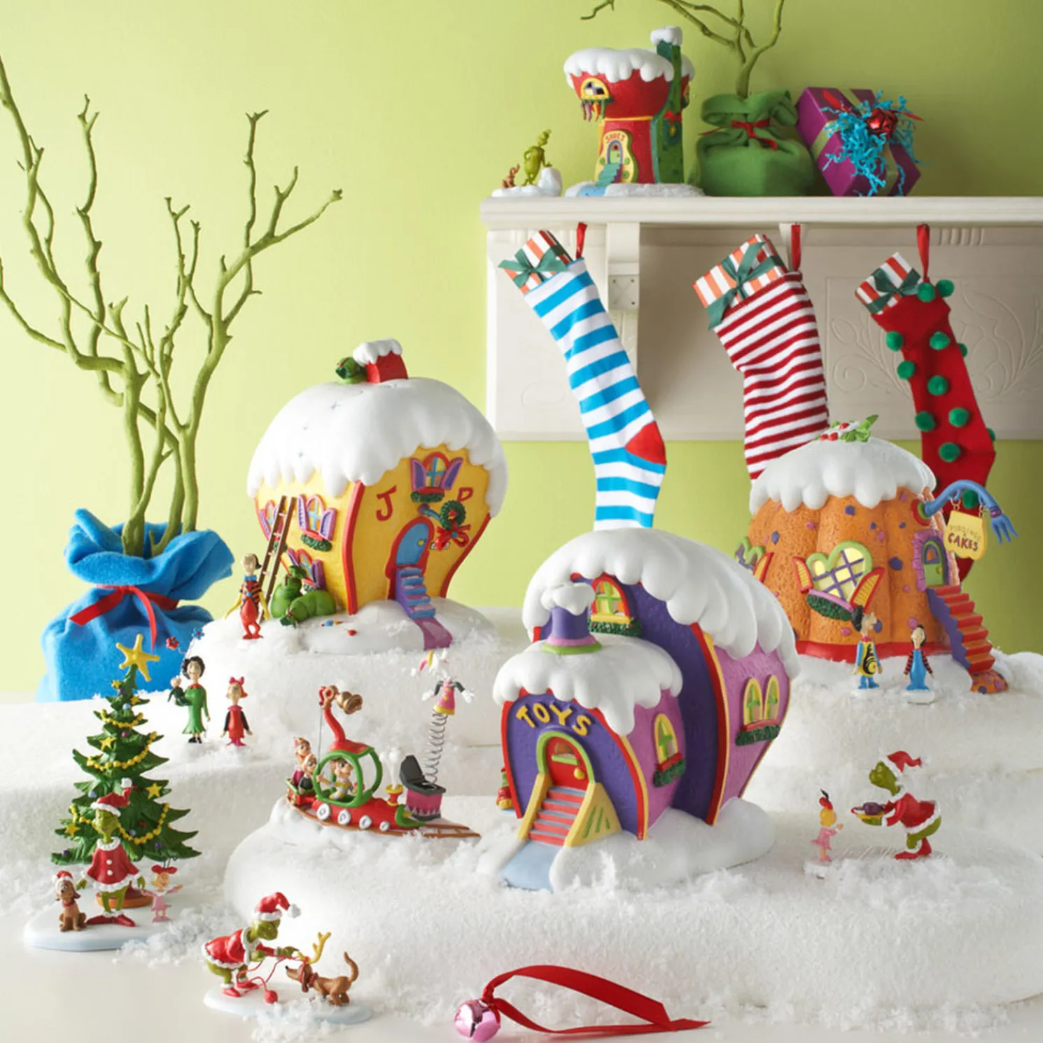 Department 56 Grinch Village Who's With Their Toys Figure 4020717