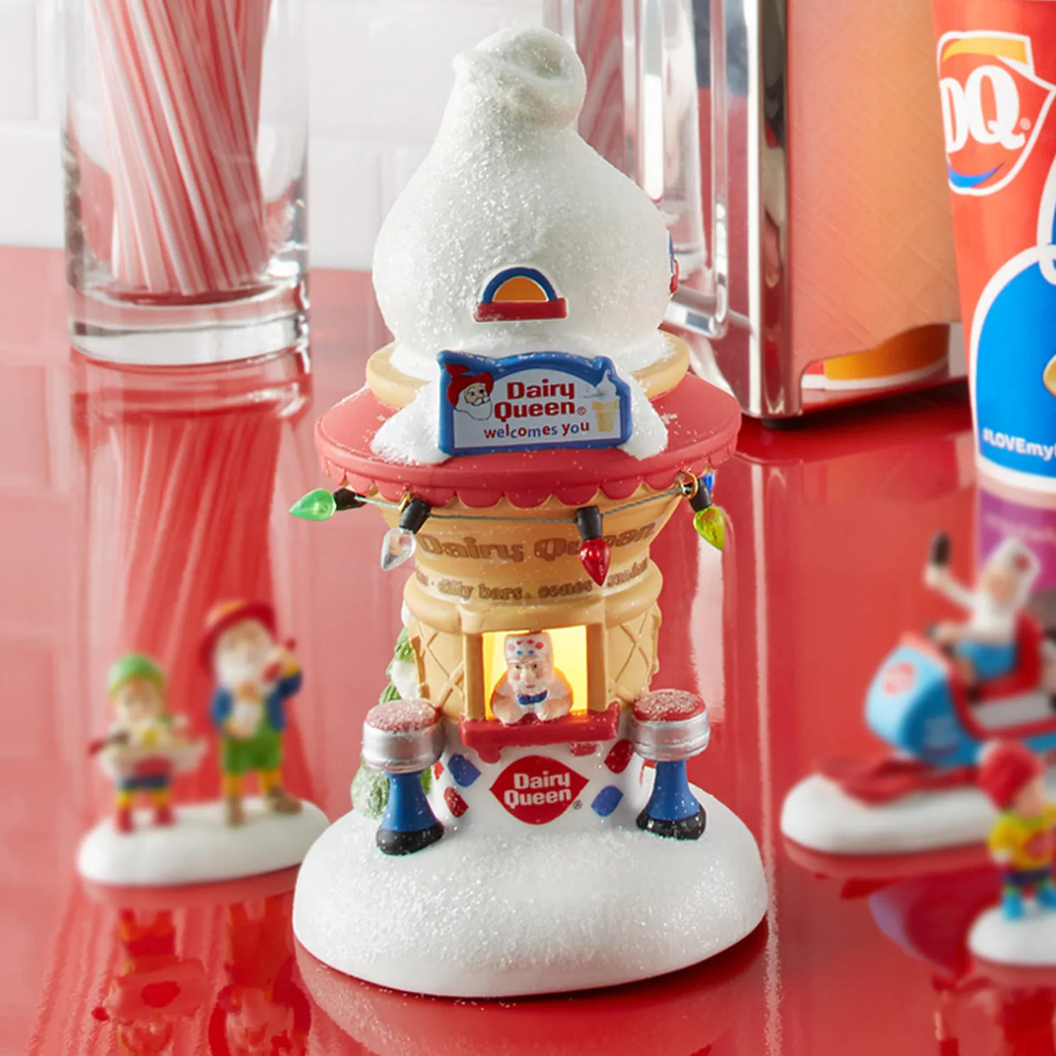 Department 56 North Pole Village Santa's DQ Cone House 4054968