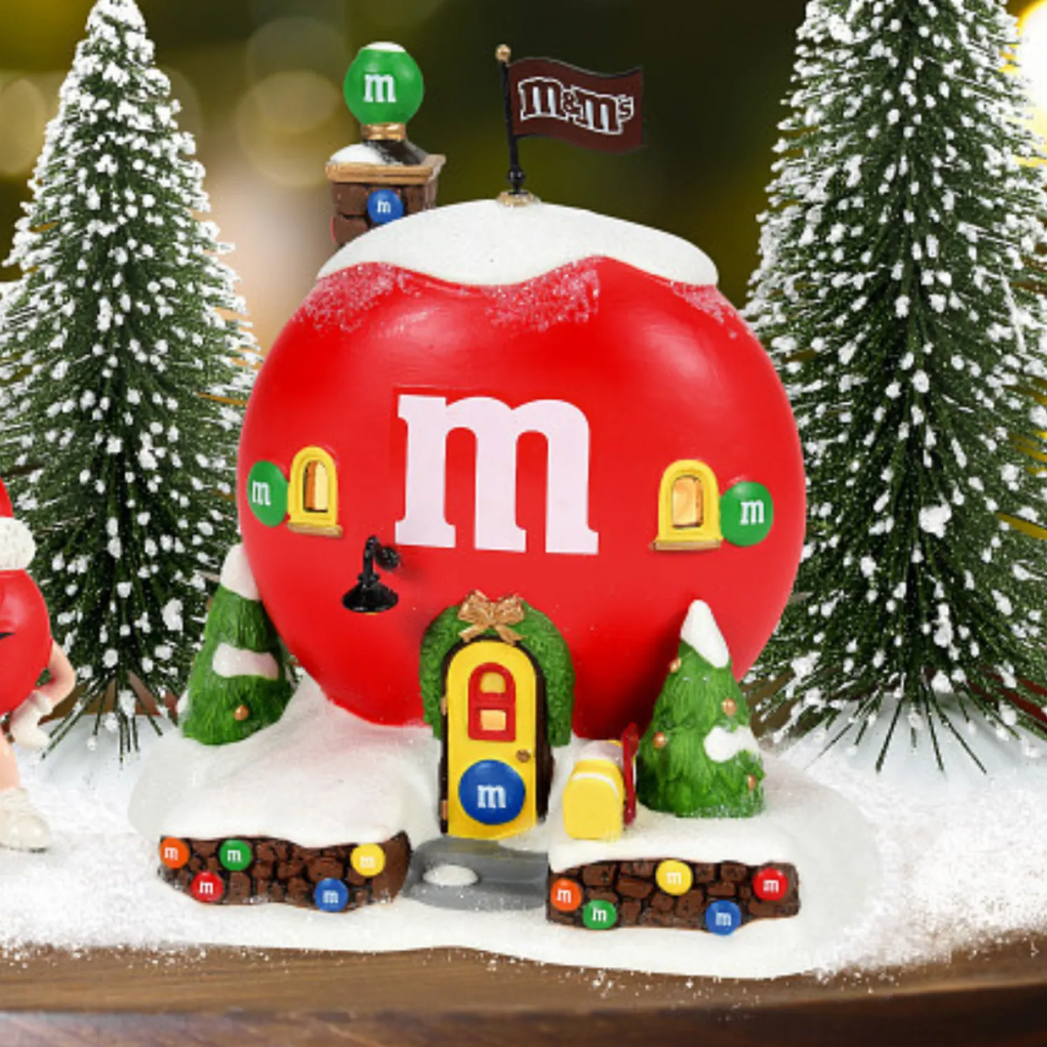 Department 56 North Pole Village Red's M&M Cottage 6013435