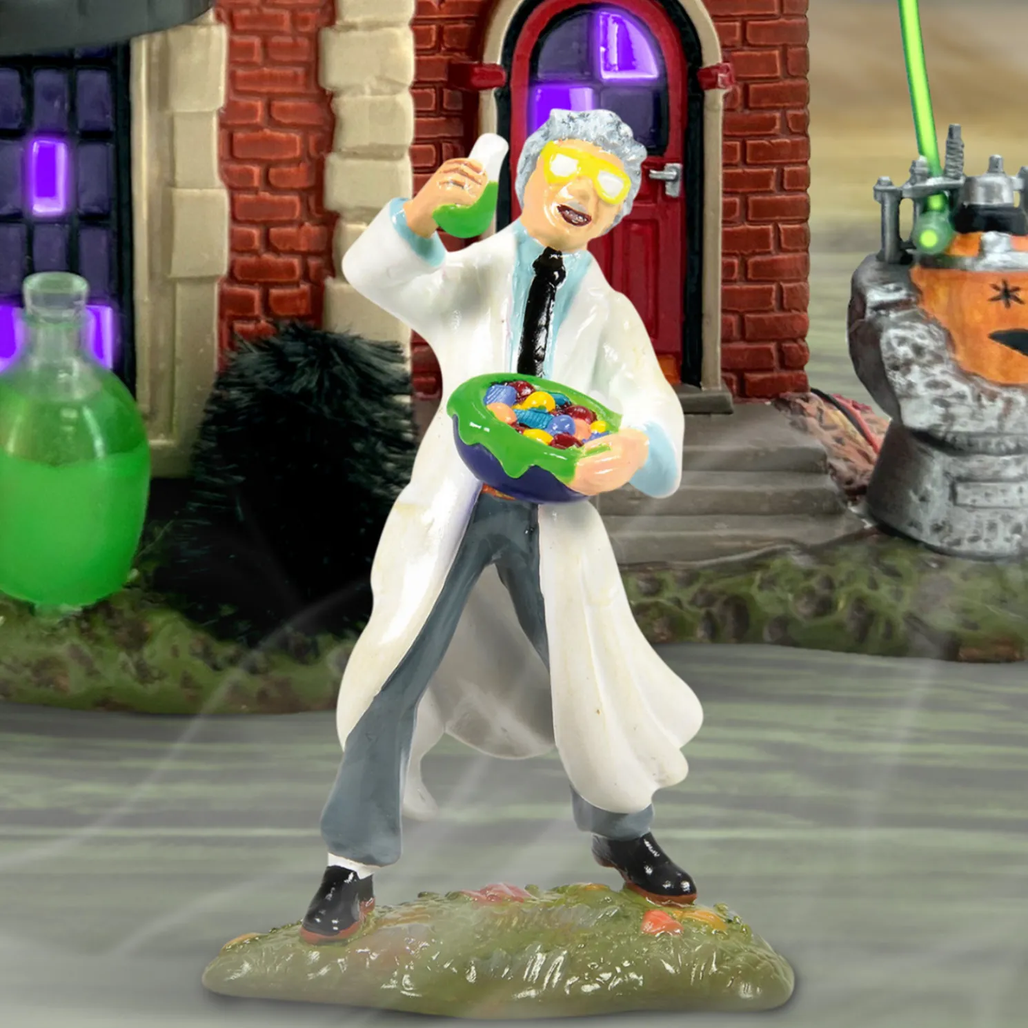 Department 56 Snow Village Halloween UWAHAHAHAAA! Mad Scientist Figure 6015636
