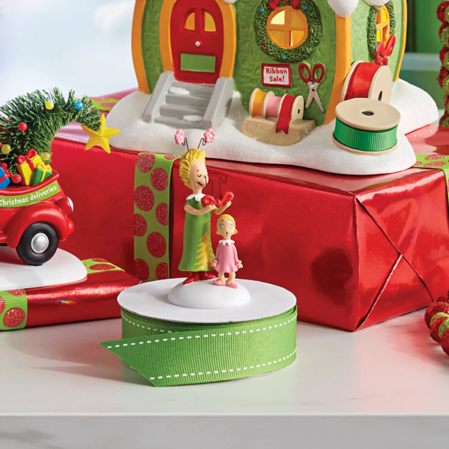 Department 56 The Grinch Village Cindy Lou Who's Surprise Figure 6009730