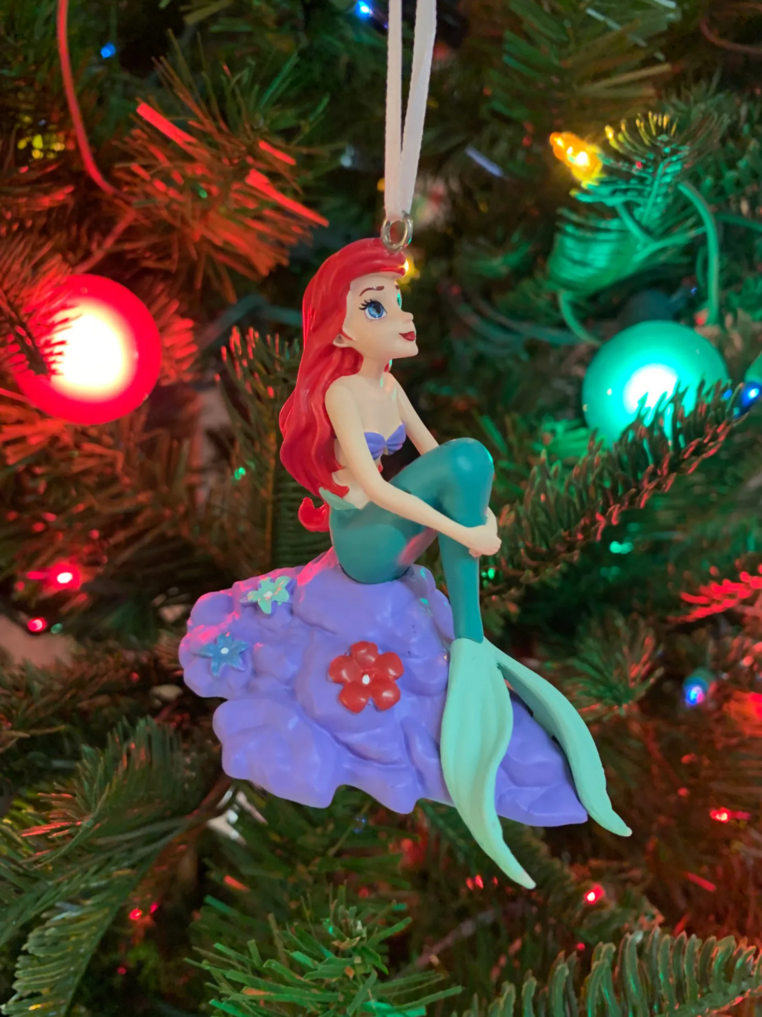 Hallmark Disney Princess Ariel on Rock Christmas Ornament 3HCM0810