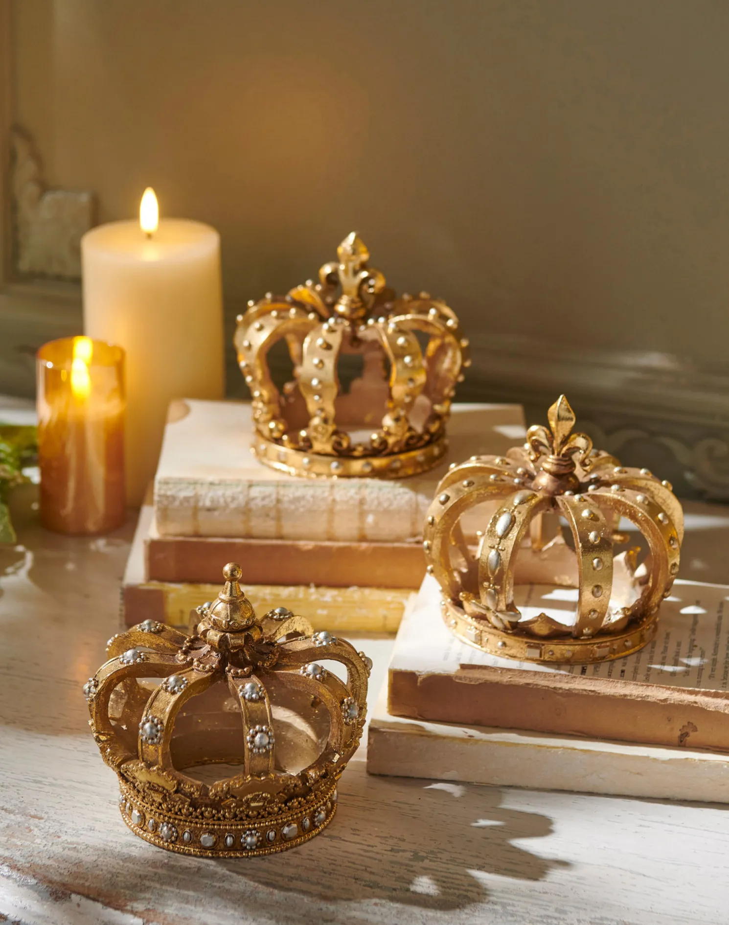 Raz 5" Gold Crown Christmas Figure Decoration 4412121