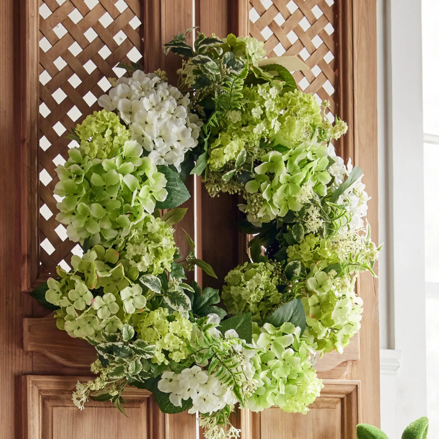 Raz 24" Green and White Hydrangea Spring Wreath W4502082
