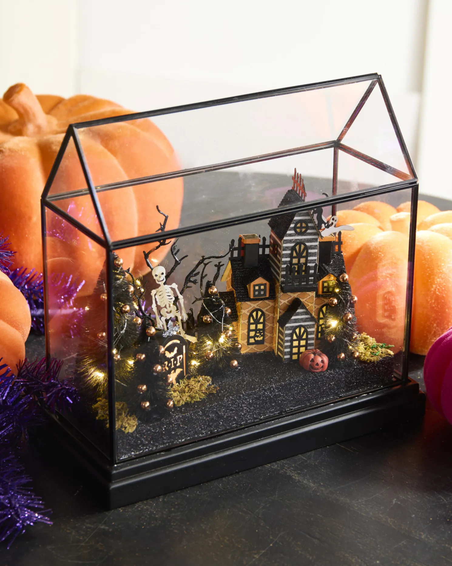 Raz 12.75" Lighted Halloween Terrarium Decoration 4515561