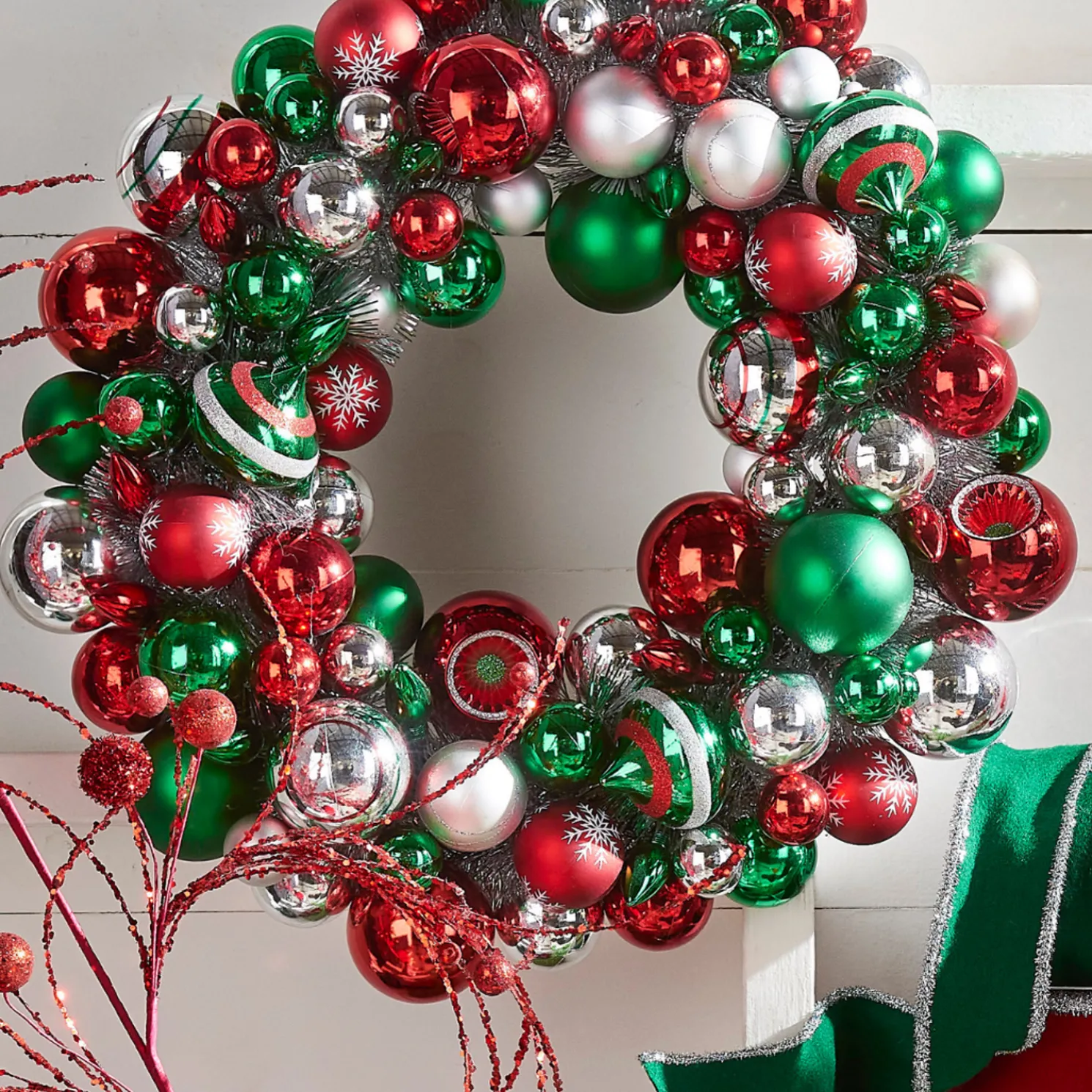 Raz 24" Multicolor Ornaments Tinsel Christmas Wreath W4402283