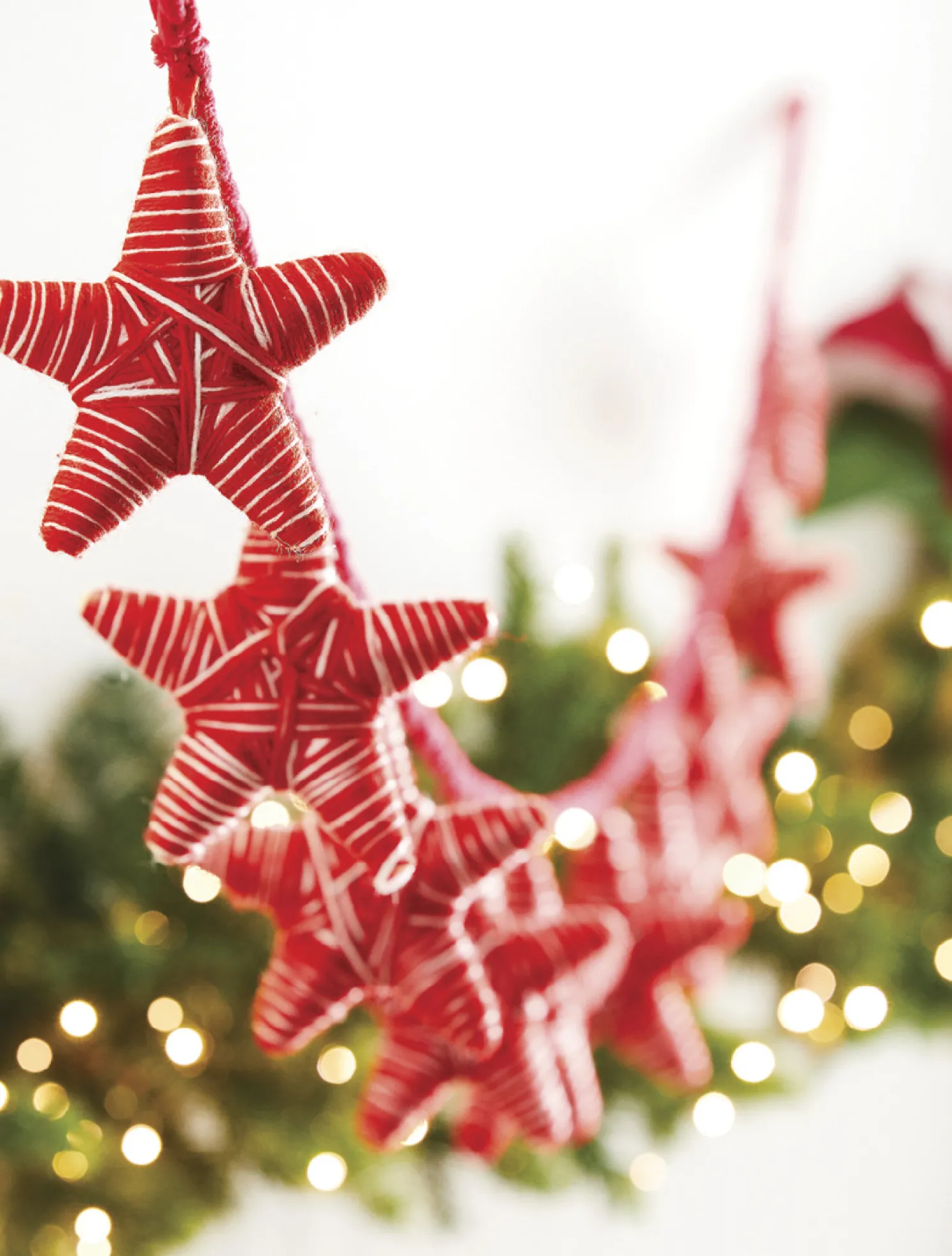 Raz 6' Red and White Yarn Star Christmas Tree Garland G4160800