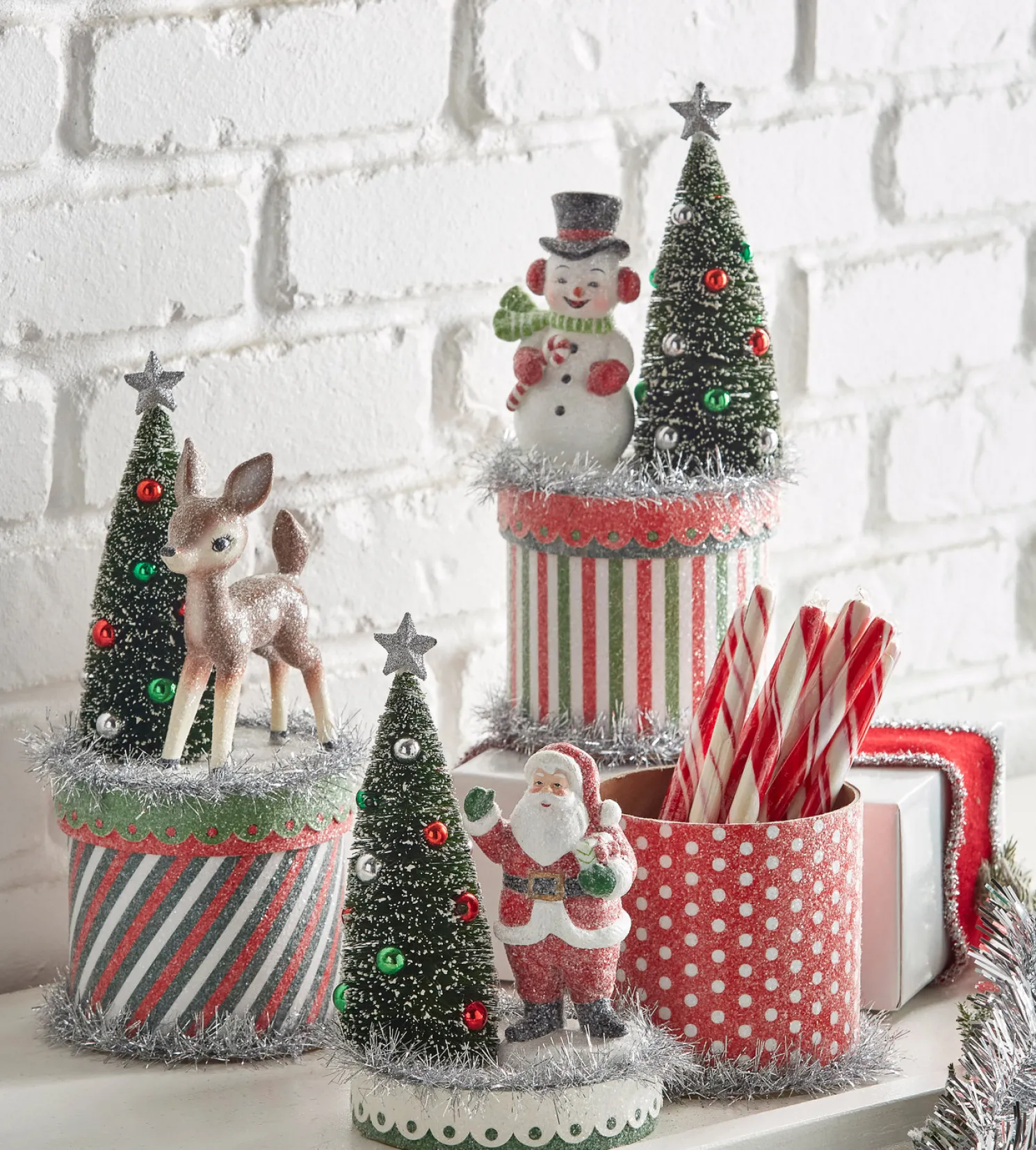 Raz 10" Retro Christmas Friends on Box Decoration 4416193