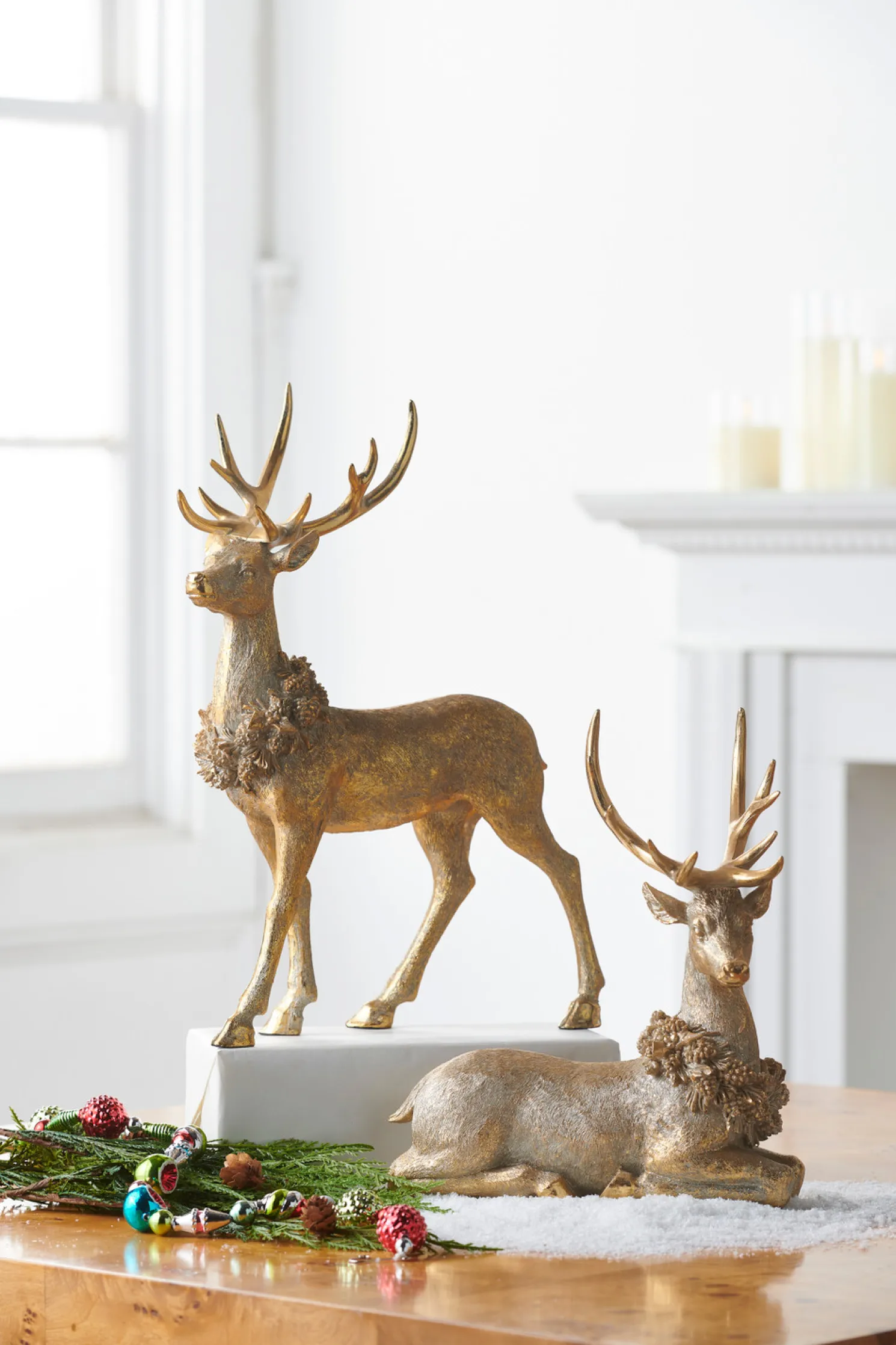 Raz Gold Deer with Christmas Wreath Figure Set of 2 4211148