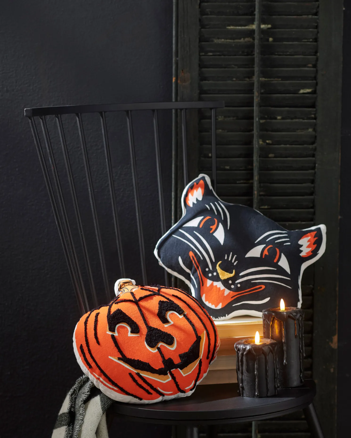 Raz Jack O Lantern Pumpkin or Scaredy Cat Cut Out Halloween Pillow