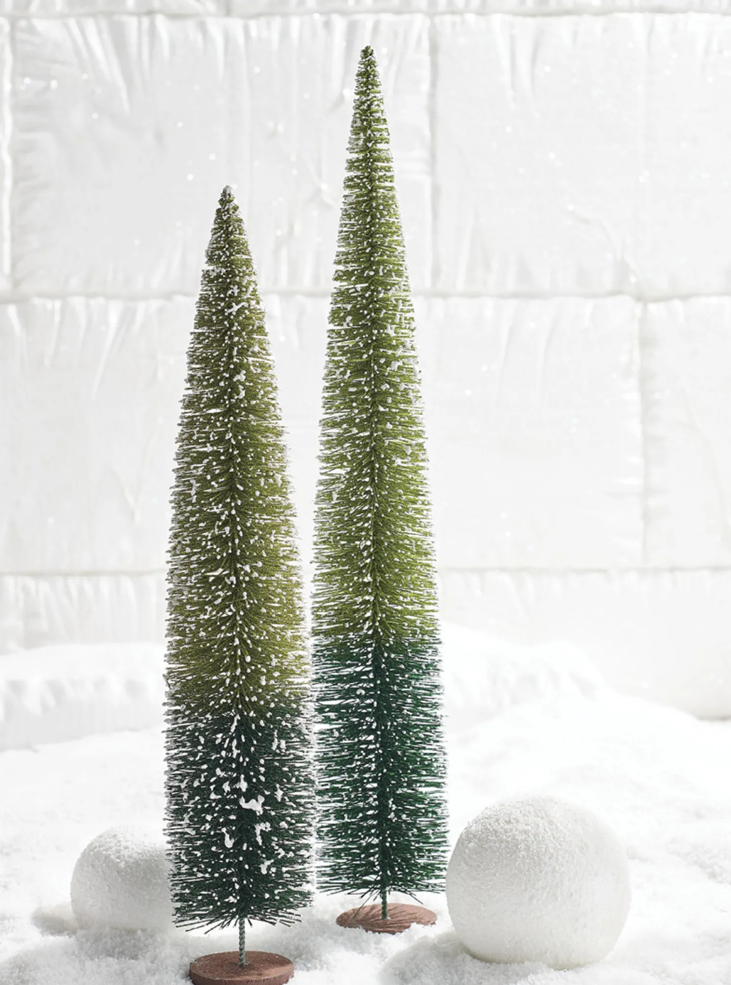 Raz Large 23" Two Tone Bottle Brush Christmas Tree Decoration 4219186
