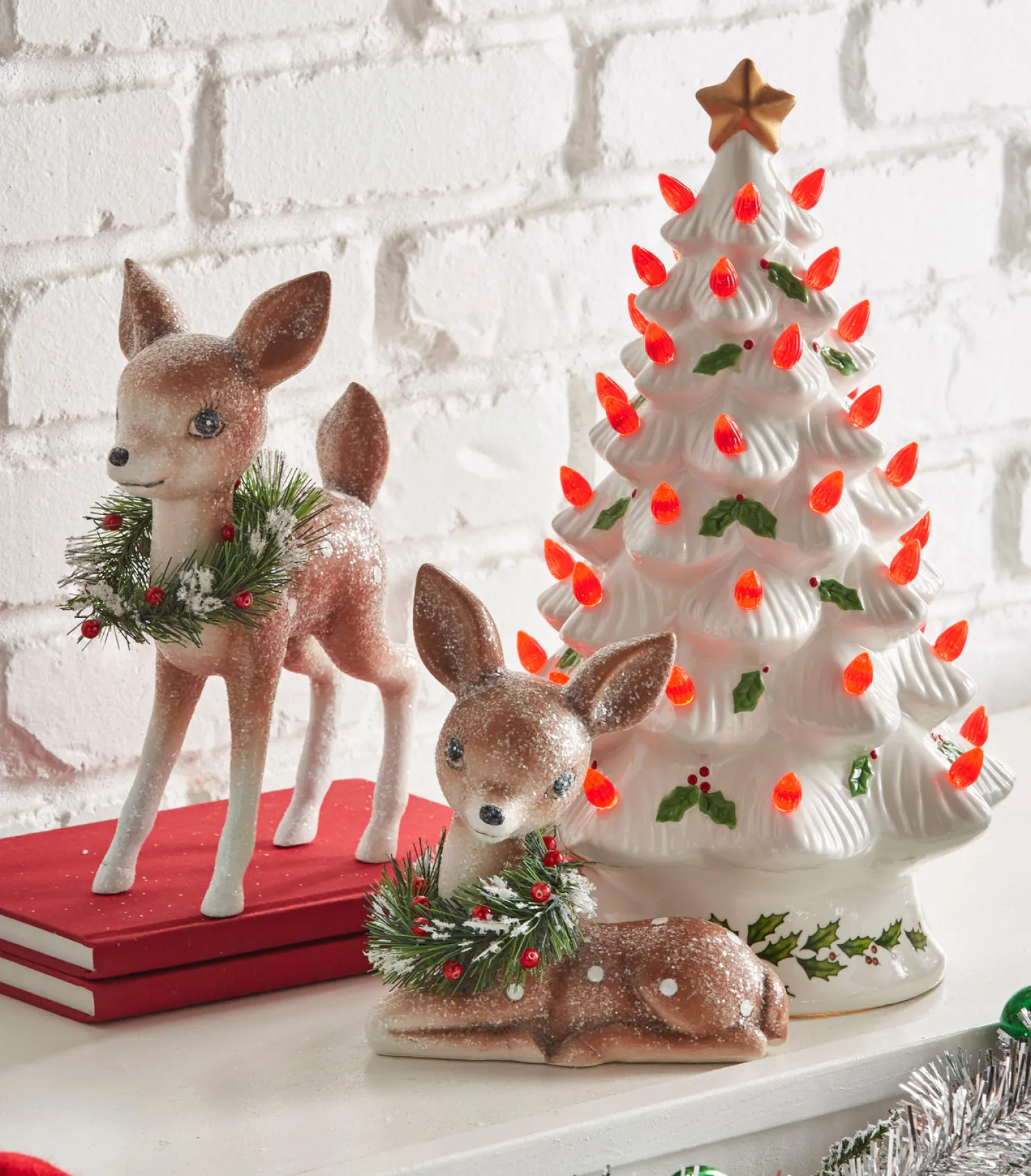 Raz Retro Deer with Wreath Vintage Christmas Figure