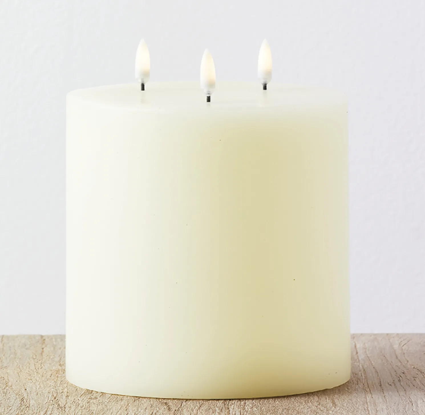 Uyuni 6" X 7" Large Ivory Triflame Candle 4034551