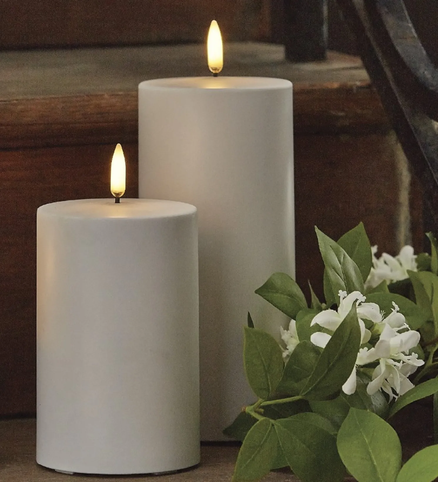 Uyuni 3" x 5" or 7" Flat Top Moving Flame White Outdoor Pillar Battery Candle